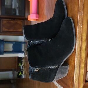 Frye & Co Black suede boots size 7M